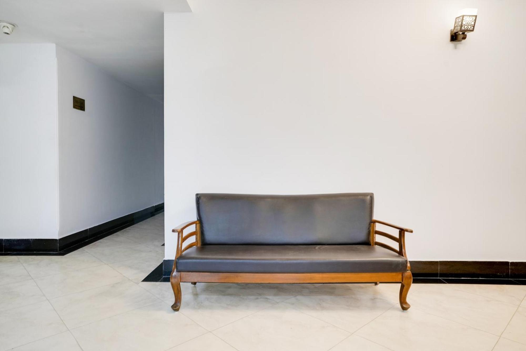 Super Townhouse Margao Near Railway Station Hotel Ngoại thất bức ảnh