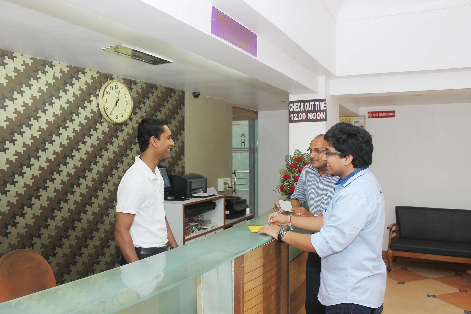 Super Townhouse Margao Near Railway Station Hotel Ngoại thất bức ảnh